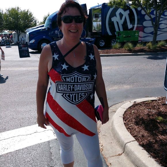 Meet your Posher, Dianna - Picture 1 of 1